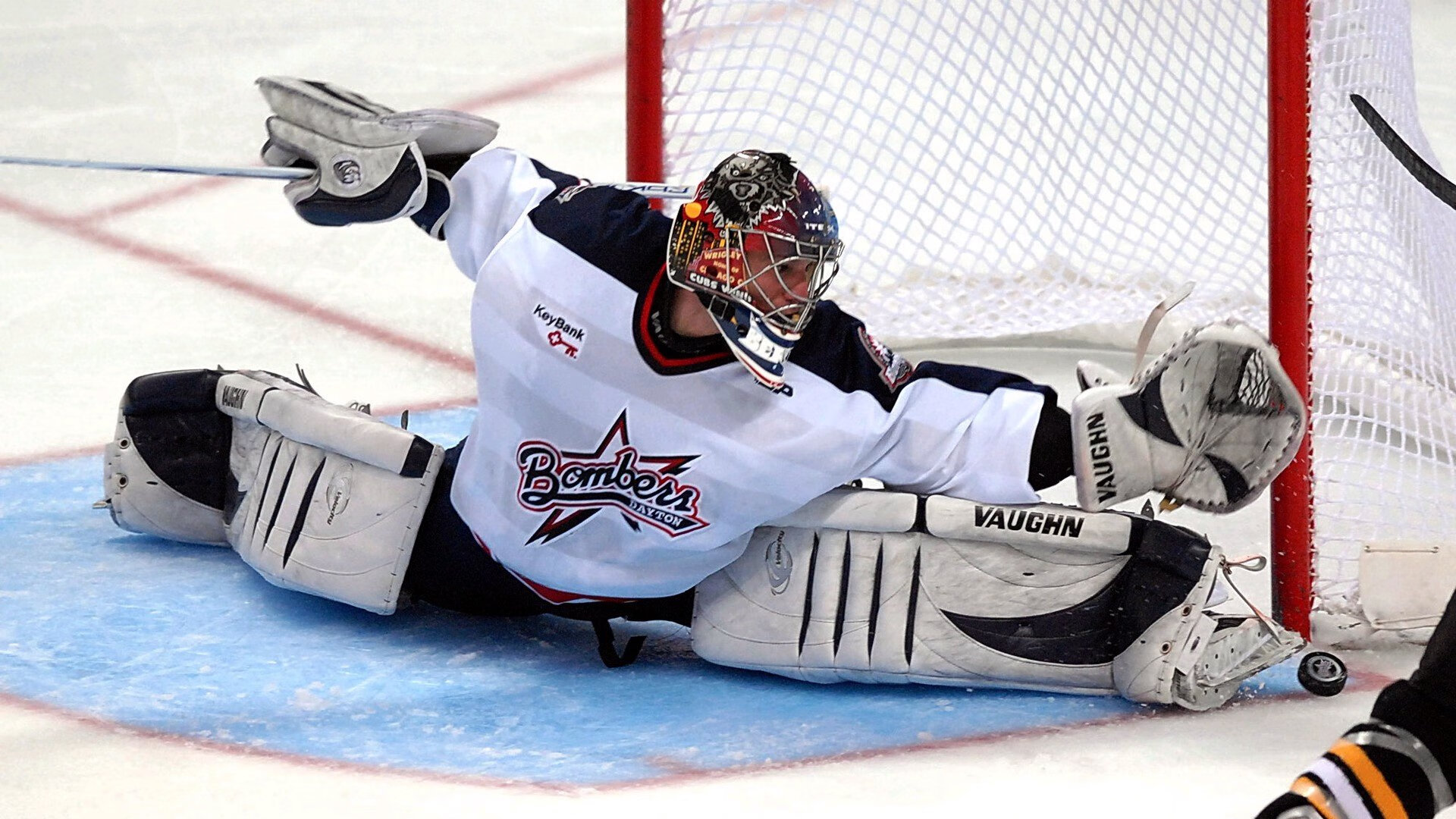 世界冰球:加拿大队强势夺冠,金牌在望!,冰球 加拿大